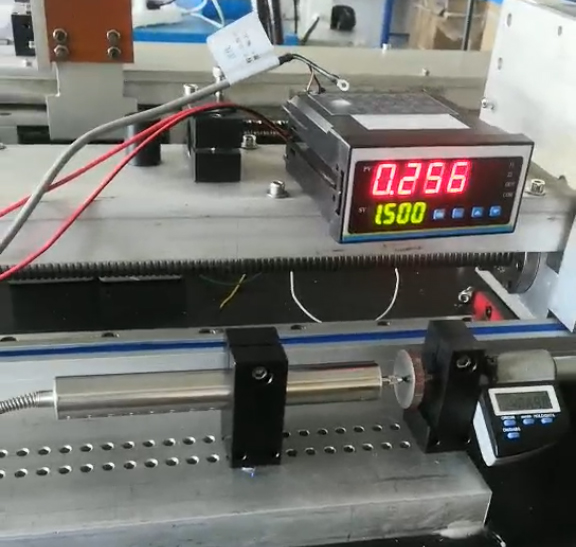 位移傳感器測(cè)試圖02.jpg 位移傳感器測(cè)試圖02.jpg